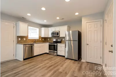 6108 Fazenda Drive, Charlotte, NC 28214 - Photo 4