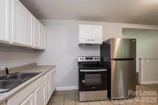 301 Edgegreen Dr, Charlotte, NC 28217 - Photo 2