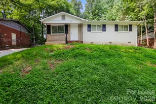 301 Edgegreen Dr, Charlotte, NC 28217 - Photo 1