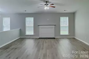 6902 Kentucky Derby Dr, Charlotte, NC 28215 - Photo 4