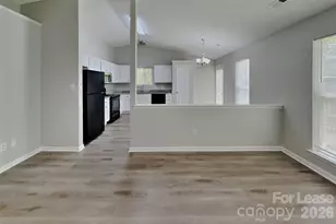 6902 Kentucky Derby Dr, Charlotte, NC 28215 - Photo 2