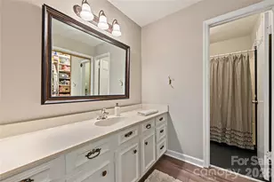 8303 Meadow Lakes Dr, Charlotte, NC 28210 - Photo 18
