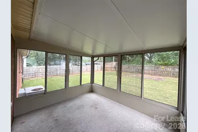 1024 Mt Kisco Drive, Charlotte, NC 28213 - Photo 18