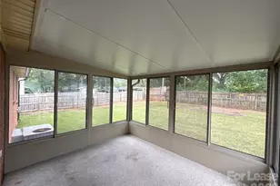 1024 Mt Kisco Dr, Charlotte, NC 28213 - Photo 18