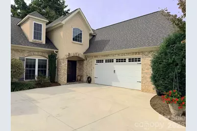 149 42nd Avenue Drive NW, Hickory, NC 28601 - Photo 2