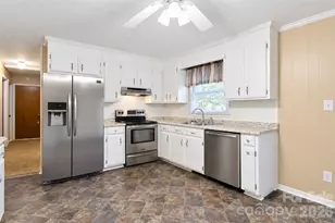 4800 Club View Dr, Concord, NC 28025 - Photo 6
