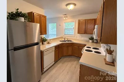 1911 Flushing Court, Charlotte, NC 28215 - Photo 4