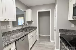 1302 Eagles Landing Dr, Charlotte, NC 28214 - Photo 2