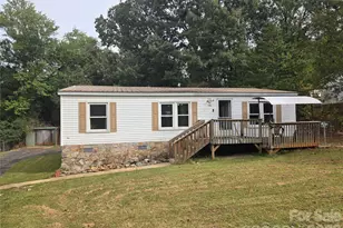 1127 McRee Heights Cir, Newton, NC 28658 - Photo 2