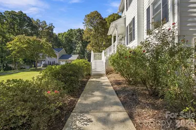 1270 Berra Place, Hickory, NC 28602 - Photo 4