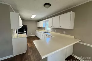 3402 Edgefield Rd, Greensboro, NC 27409 - Photo 8