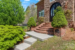 1391 Somerset Cove Dr, Winston Salem, NC 27103 - Photo 4