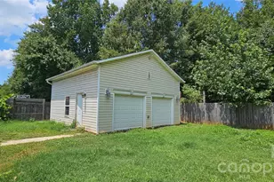2660 Stagbuck Dr, Gastonia, NC 28052 - Photo 8