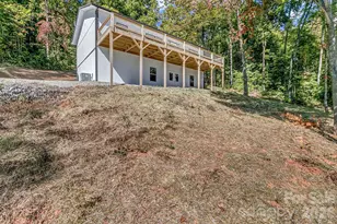 135 Bald Eagle Dr, Hendersonville, NC 28792 - Photo 2