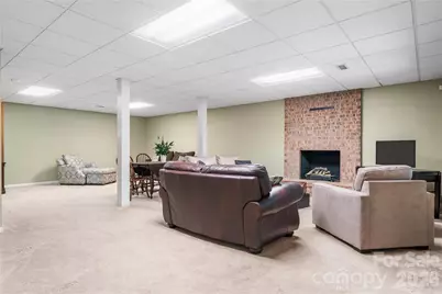925 38th Avenue NE, Hickory, NC 28601 - Photo 32