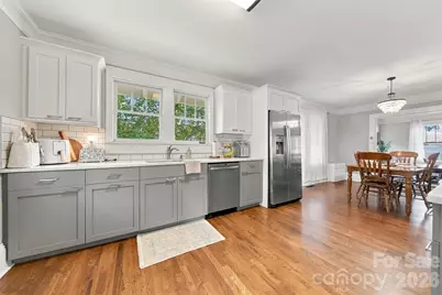 1339 5th Street NE, Hickory, NC 28601 - Photo 4