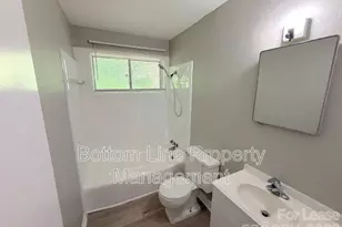 561 Blendwood Dr, Charlotte, NC 28215 - Photo 6
