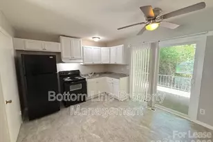 561 Blendwood Dr, Charlotte, NC 28215 - Photo 4