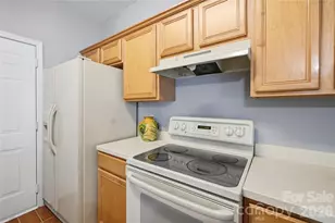 5426 Johnston Mill Ct, Charlotte, NC 28269 - Photo 16