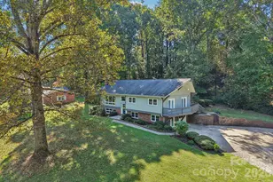 122 W Laurel Ln, Etowah, NC 28729 - Photo 4