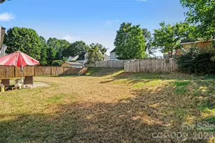 8030 Shiny Meadow Dr, Charlotte, NC 28215 - Photo 32
