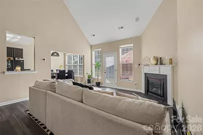 8030 Shiny Meadow Drive, Charlotte, NC 28215 - Photo 10