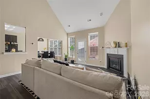 8030 Shiny Meadow Dr, Charlotte, NC 28215 - Photo 10
