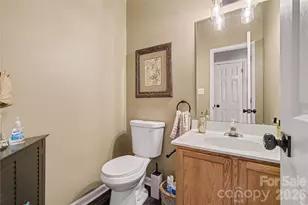 8030 Shiny Meadow Dr, Charlotte, NC 28215 - Photo 18