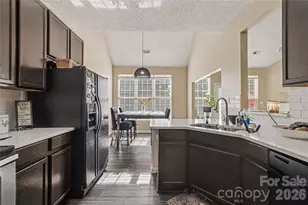 8030 Shiny Meadow Dr, Charlotte, NC 28215 - Photo 14