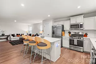 4208 Jones Crk Ln, Charlotte, NC 28215 - Photo 8