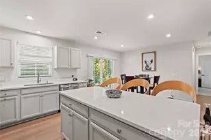 4208 Jones Crk Ln, Charlotte, NC 28215 - Photo 12