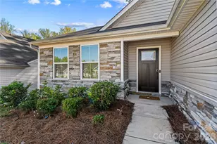4208 Jones Crk Ln, Charlotte, NC 28215 - Photo 2
