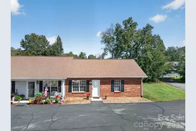 122 24th Street NW, Hickory, NC 28601 - Photo 2