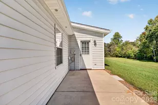 122 24th St NW, Hickory, NC 28601 - Photo 18