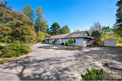 130 Center Avenue, Black Mountain, NC 28711 - Photo 1