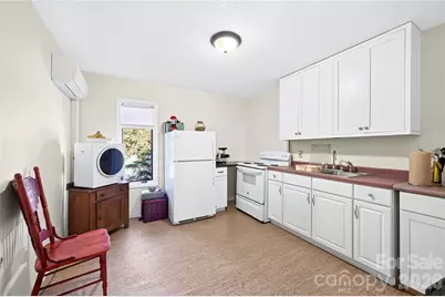 130 Center Avenue, Black Mountain, NC 28711 - Photo 18