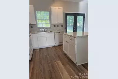 10904 Delsing Court, Charlotte, NC 28214 - Photo 8
