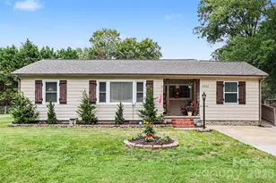 9202 Elgin Dr, Charlotte, NC 28214 - Photo 2