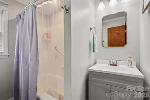 9202 Elgin Dr, Charlotte, NC 28214 - Photo 18