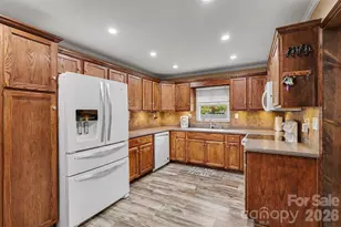 9202 Elgin Dr, Charlotte, NC 28214 - Photo 14