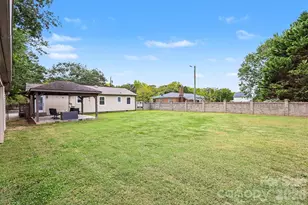 9202 Elgin Dr, Charlotte, NC 28214 - Photo 32