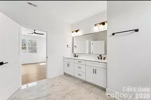 426 E 19th St, Charlotte, NC 28206 - Photo 12