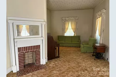 114 Hampton Street, Chester, SC 29706 - Photo 4