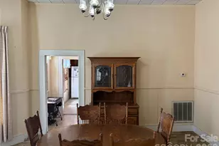 114 Hampton St, Chester, SC 29706 - Photo 10