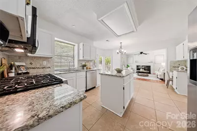 4138 Beauvista Drive, Charlotte, NC 28269 - Photo 8