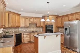 7705 Stonehaven Dr, Waxhaw, NC 28173 - Photo 14