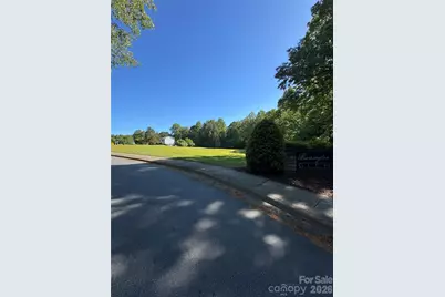 902 Barrington Drive NE, Lenoir, NC 28645 - Photo 2