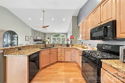 2481 Genes Loop, Morganton, NC 28655 - Photo 4
