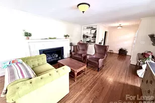 5915 Shumard Oak Ln, Charlotte, NC 28226 - Photo 2