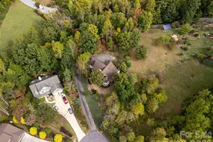 142 Twin Courts Dr, Weaverville, NC 28787 - Photo 2